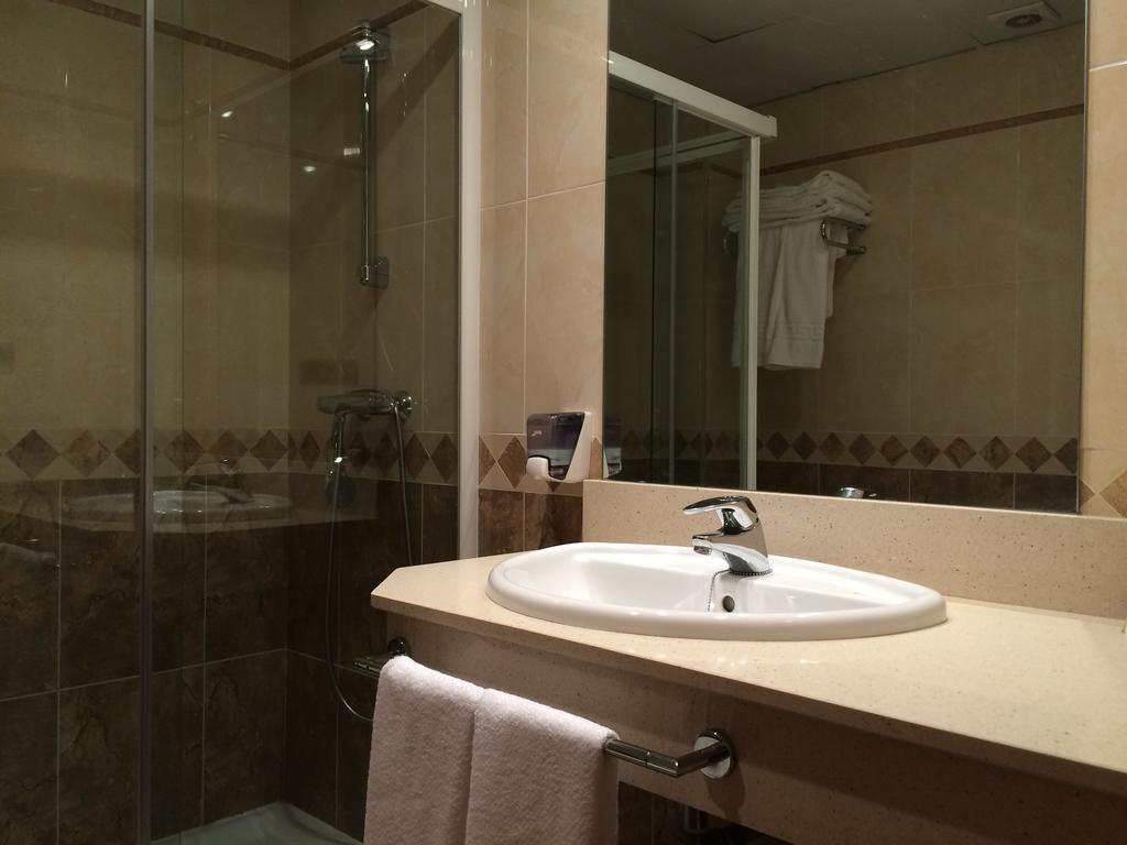Hostal Los Valles Bielsa Room photo