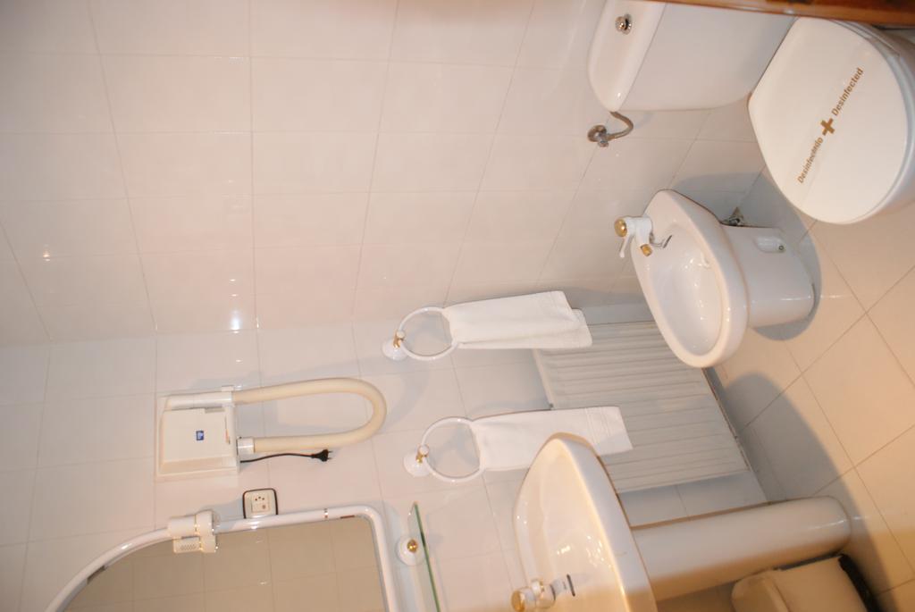 Hostal Los Valles Bielsa Exterior photo