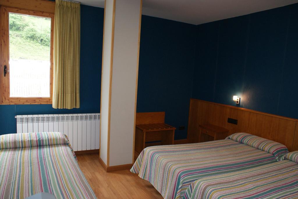 Hostal Los Valles Bielsa Exterior photo