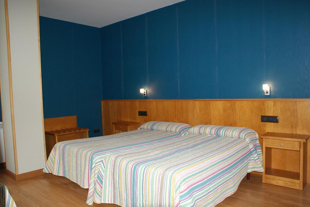 Hostal Los Valles Bielsa Exterior photo