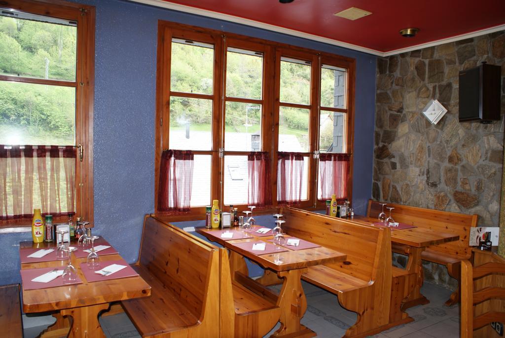 Hostal Los Valles Bielsa Exterior photo