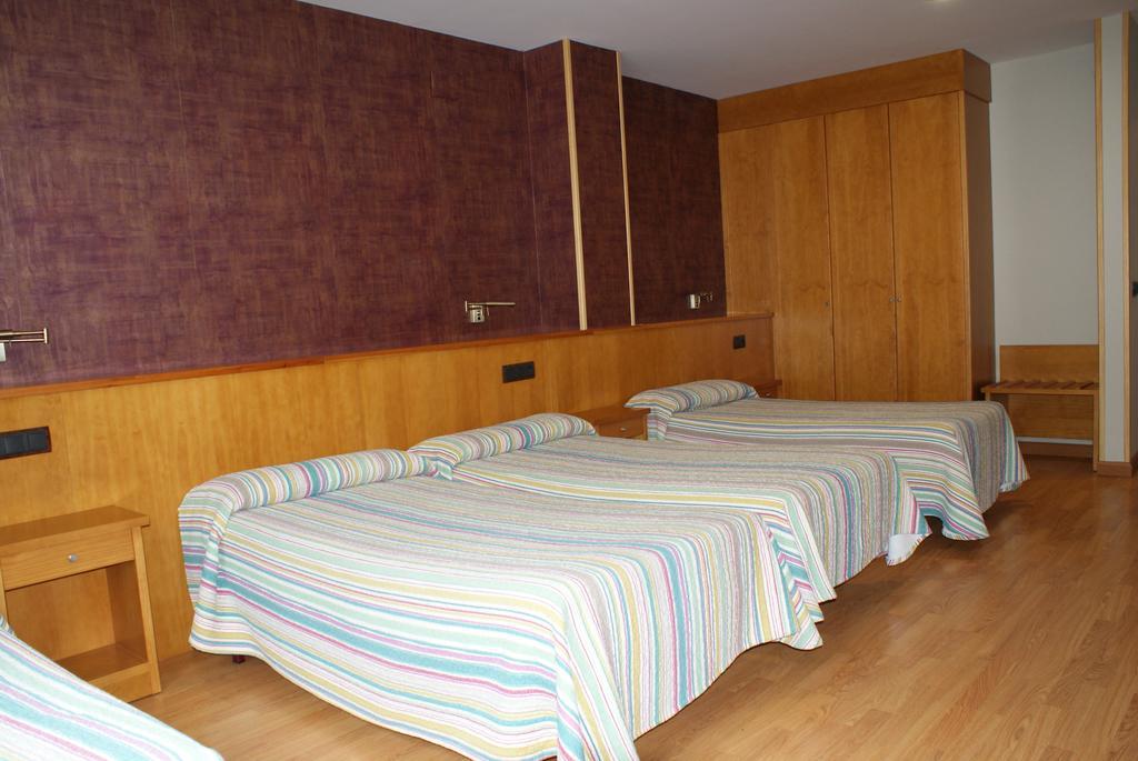 Hostal Los Valles Bielsa Exterior photo