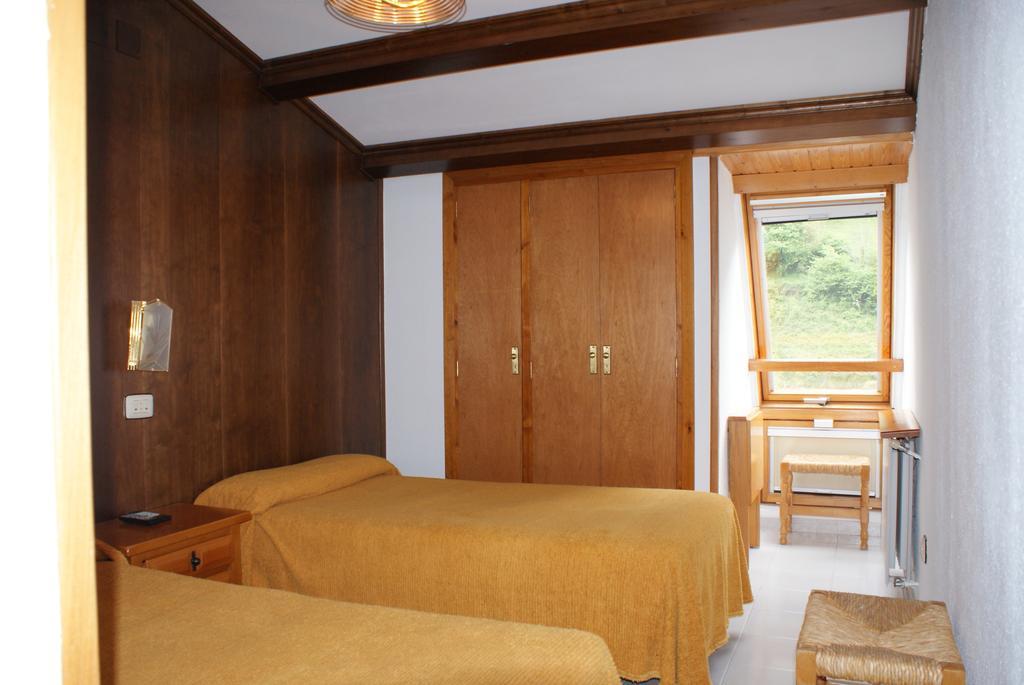 Hostal Los Valles Bielsa Exterior photo