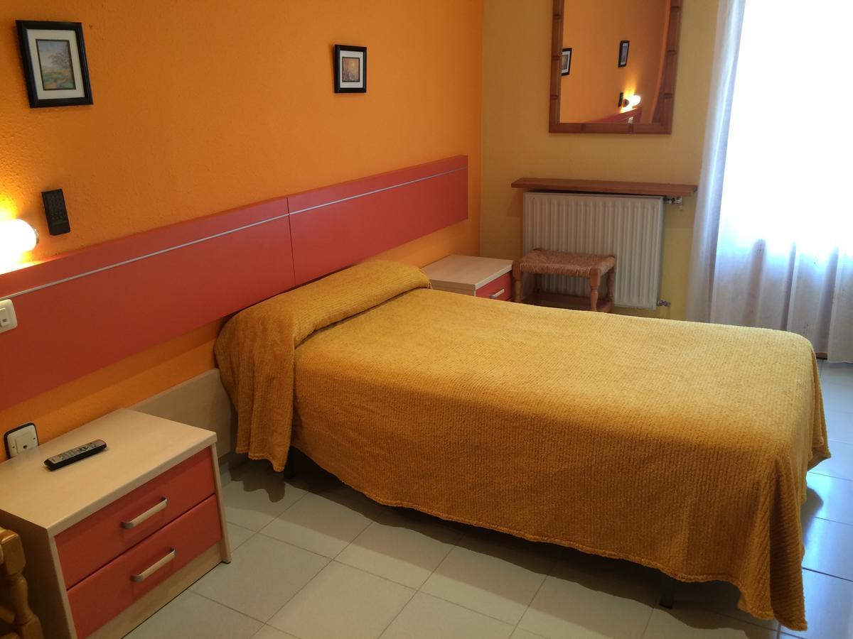 Hostal Los Valles Bielsa Room photo